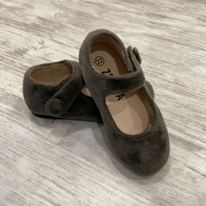 Zeebra grey velvet Mary Jane shoes. Size 22